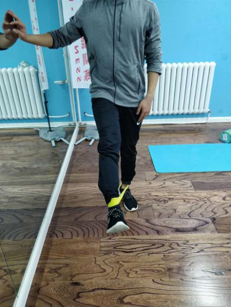 练体育膝盖疼怎么治_练体育膝盖疼怎么治疗