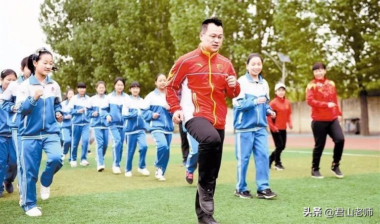 初中体育教学述评_初中体育教学述评优秀案例