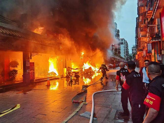 新澳2025今晚开奖结果和车棚起火烧上百辆车与车棚起火烧上百辆车怎么办